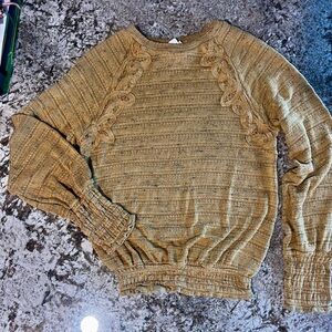 Maurices NWT Textured Knit Blouse – XS – Mustard Gold – Lace Detail